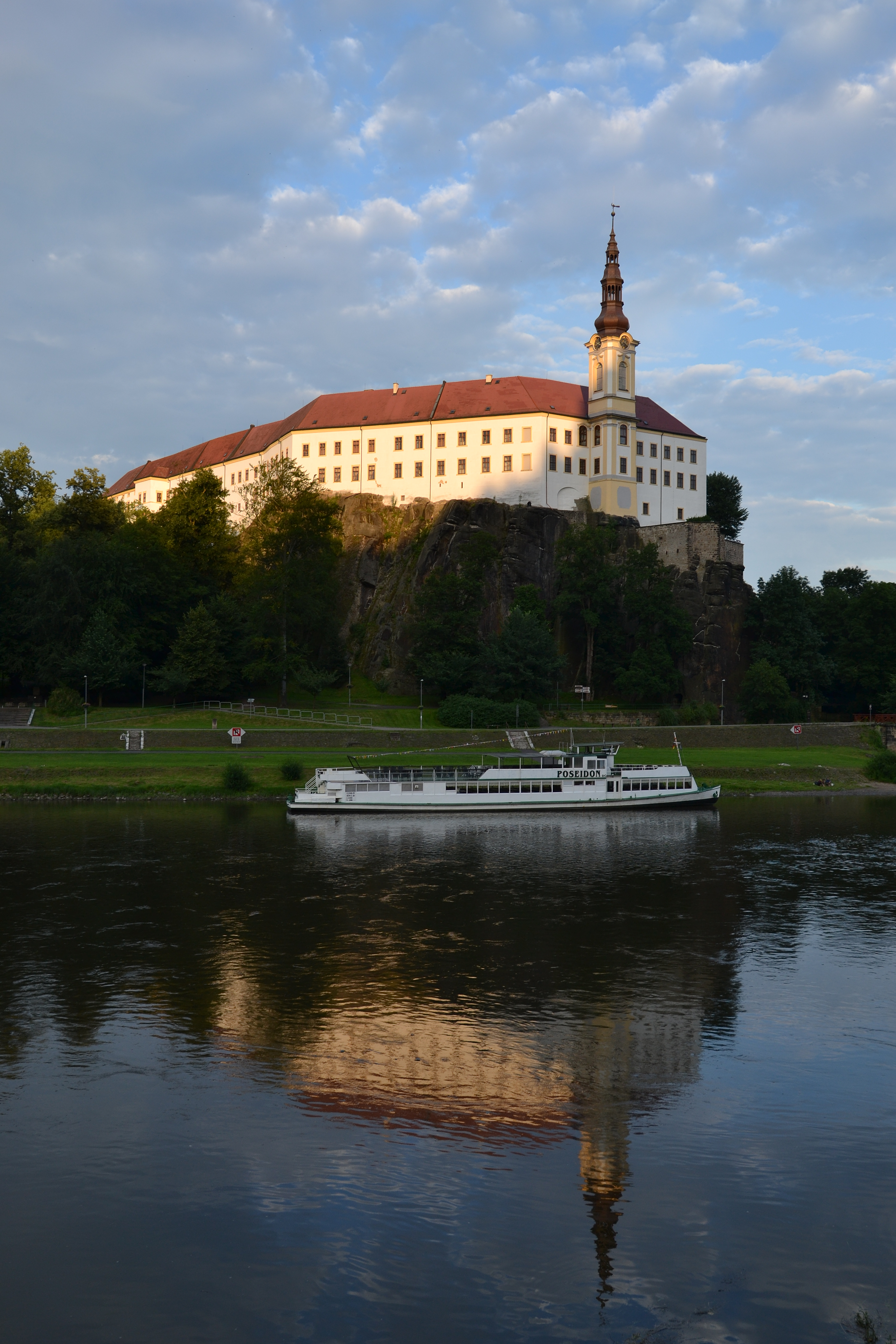 Děčín – pohled na město a zámek